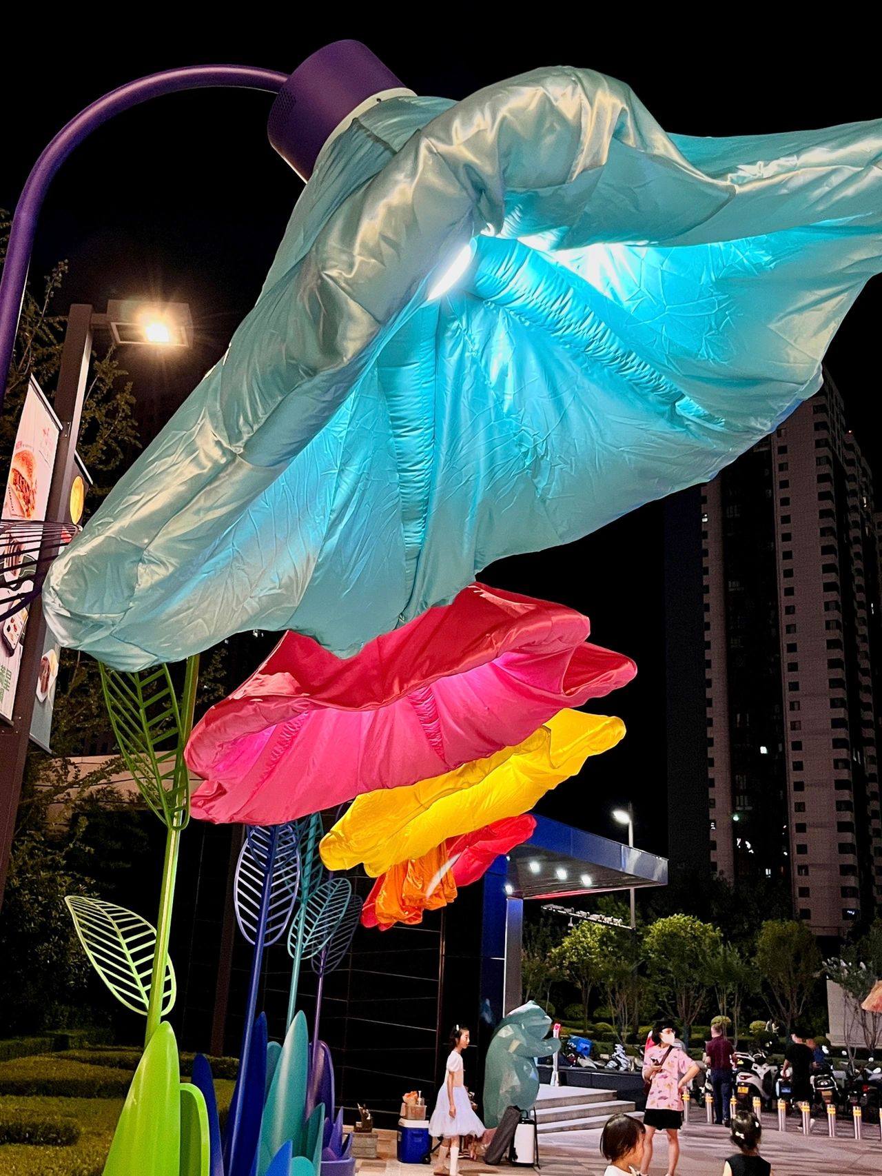 网红气模机械人体感应花自动开合美陈互动引流玫瑰花朵 网红气模机械人体感应花自动开合美陈互动引流玫瑰花朵